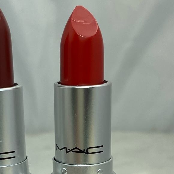 MAC Lustre Lip Care Lipstick Lady Bug Med-Dark Red - Picture 3 of 8